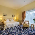 Hotell Grata By Centrum 3*