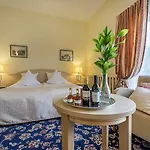 Hotell Grata By Centrum 3*