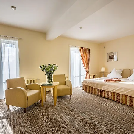 Grata By Centrum Hotel