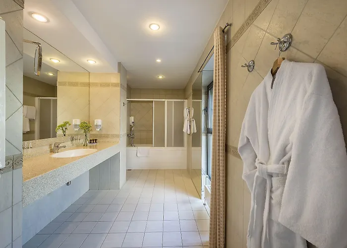 Grata By Centrum Hotell 3*